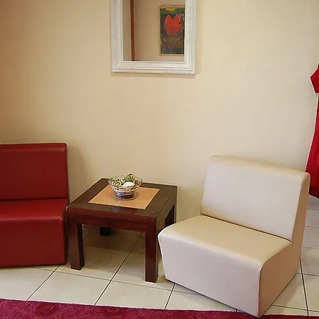Lemand Lyon Est - 2* فيلفونتين